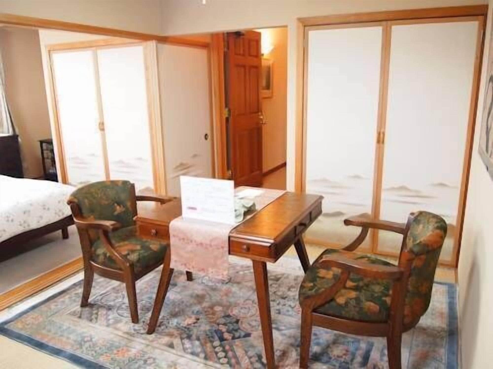Petit Hotel Corinthian Rebun Экстерьер фото